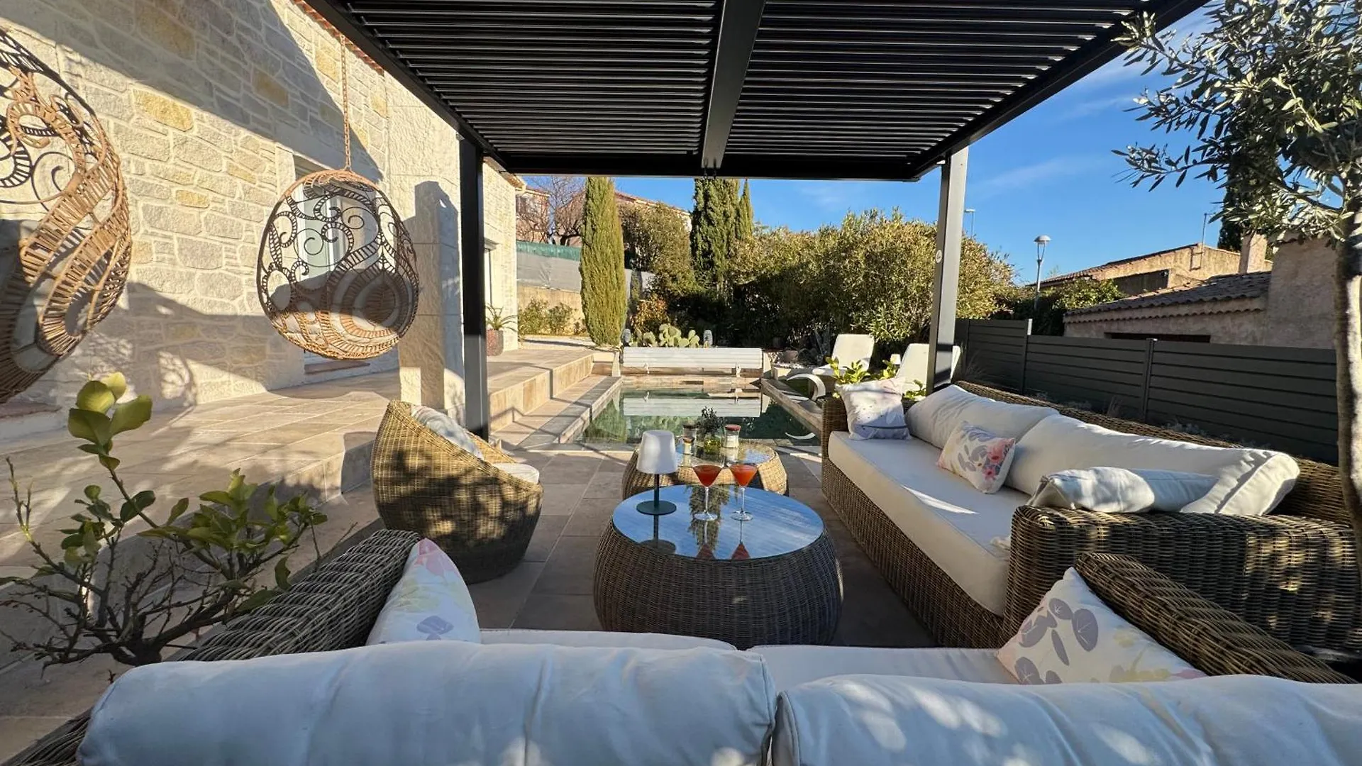 Casa Amor & Spa, Appartement Suite Jacuzzi & Piscine Chauffee Montfort-sur-Argens 0*,  France
